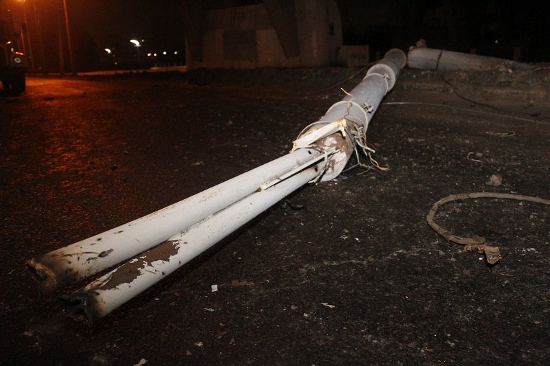 ДТП на Набережной: водитель снес световые опоры и перевернулся (ФОТО) 7