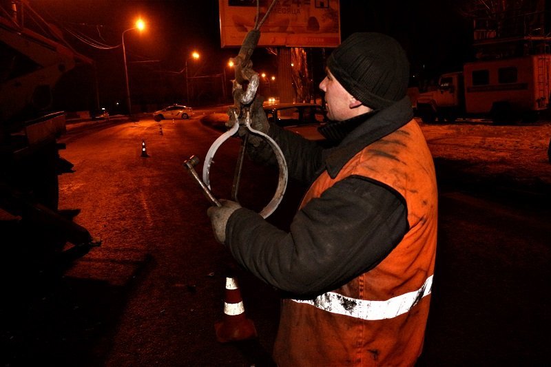 ДТП на Набережной: водитель снес световые опоры и перевернулся (ФОТО) 15