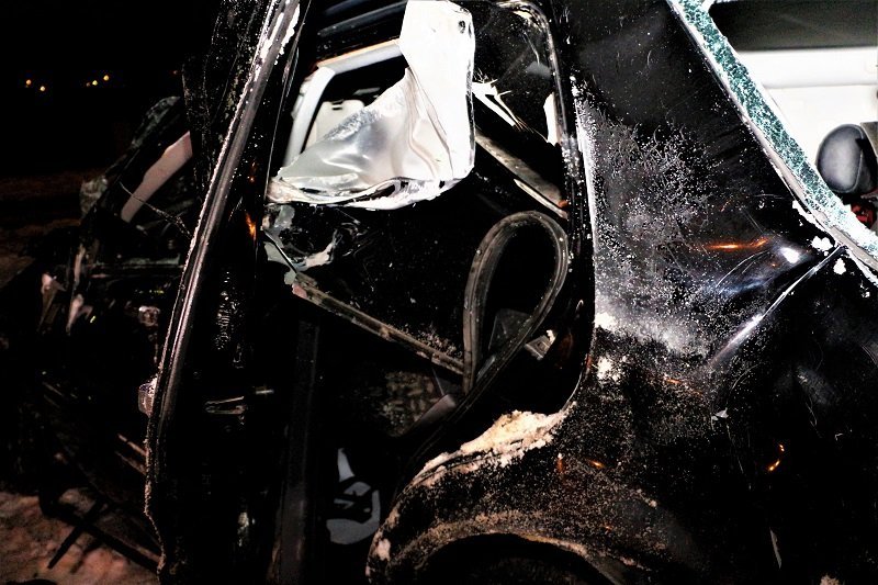 ДТП на Набережной: водитель снес световые опоры и перевернулся (ФОТО) 16