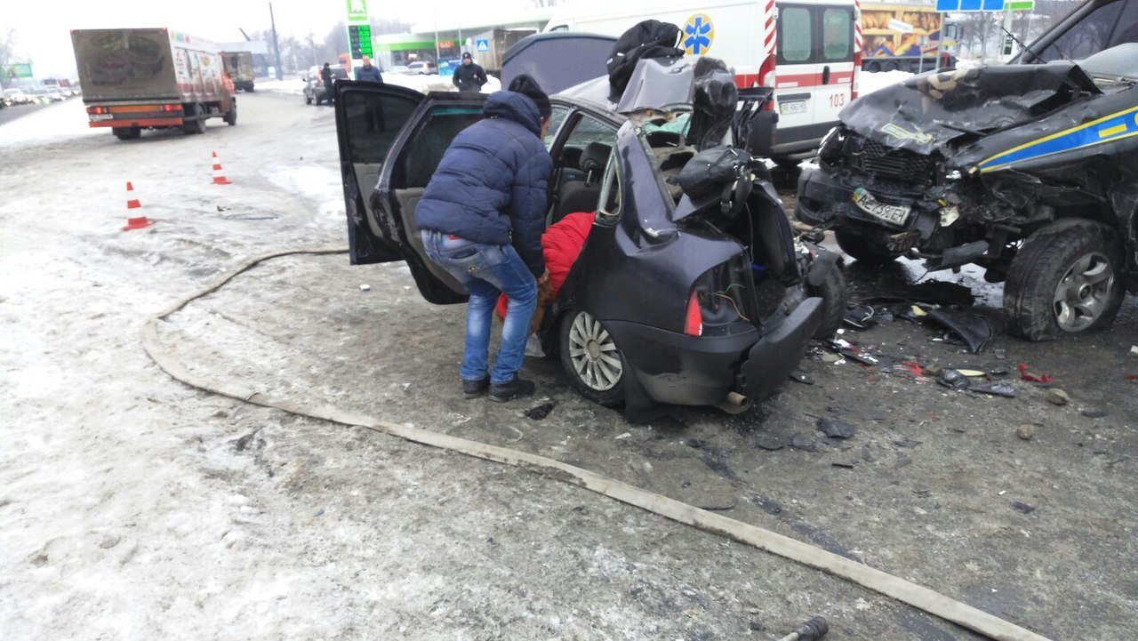 Авария на Криворожской трассе: погибли три человека (ФОТО)