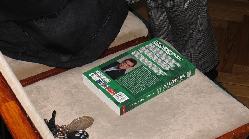 В Днепре известный журналист презентовал свою книгу (ФОТО, ВИДЕО) 8