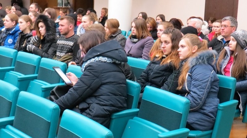 В Днепре известный журналист презентовал свою книгу (ФОТО, ВИДЕО) 9