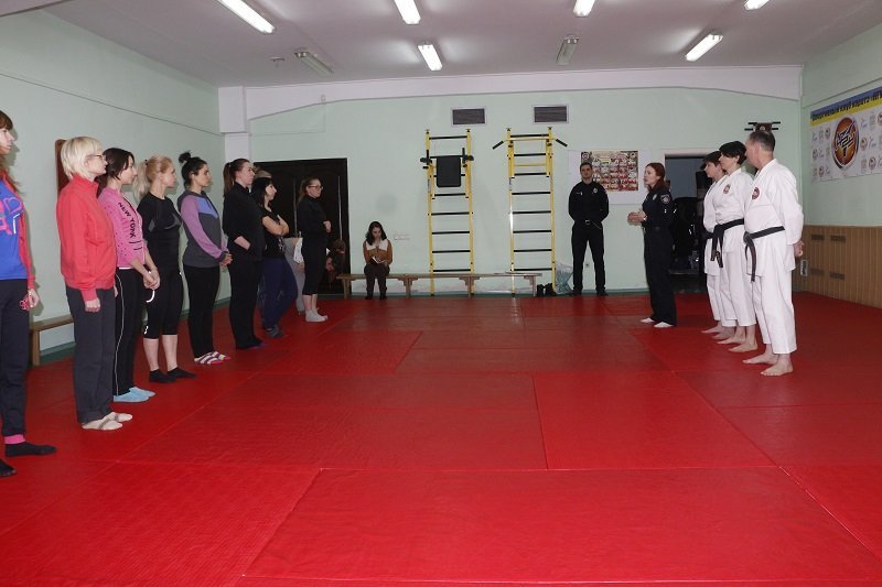 Безопасность для женщин: краткий видеоурок о том, как защититься от нападения (ФОТО, ВИДЕО) 3