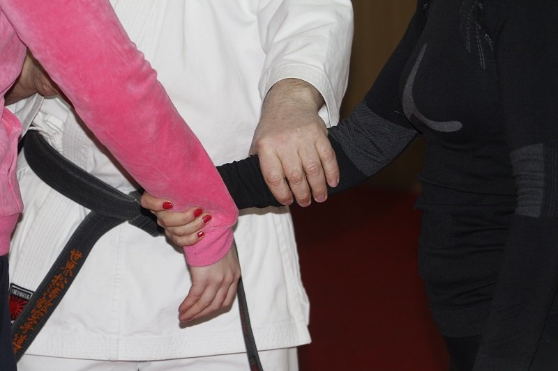 Безопасность для женщин: краткий видеоурок о том, как защититься от нападения (ФОТО, ВИДЕО) 19