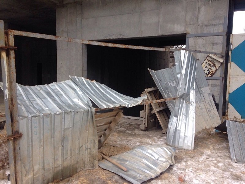 Активисты не дремлют: как в Днепре ломали забор "за идею" (ФОТО, ВИДЕО) 2