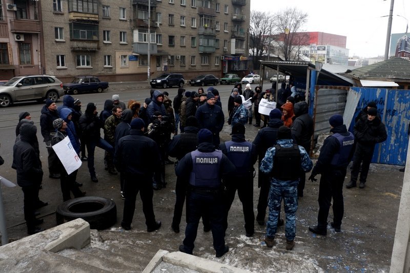 Активисты не дремлют: как в Днепре ломали забор "за идею" (ФОТО, ВИДЕО) 4