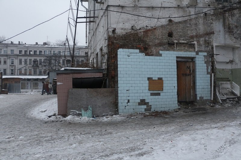 Ревизия «по-большому» и «по-маленькому»: в центре Днепра предлагают платно "сходить в гаражи" (ФОТО) 1