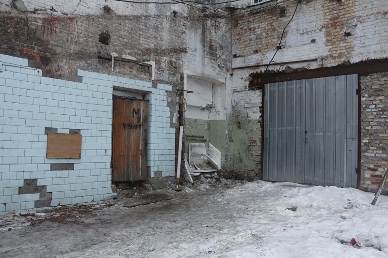 Ревизия «по-большому» и «по-маленькому»: в центре Днепра предлагают платно "сходить в гаражи" (ФОТО) 3