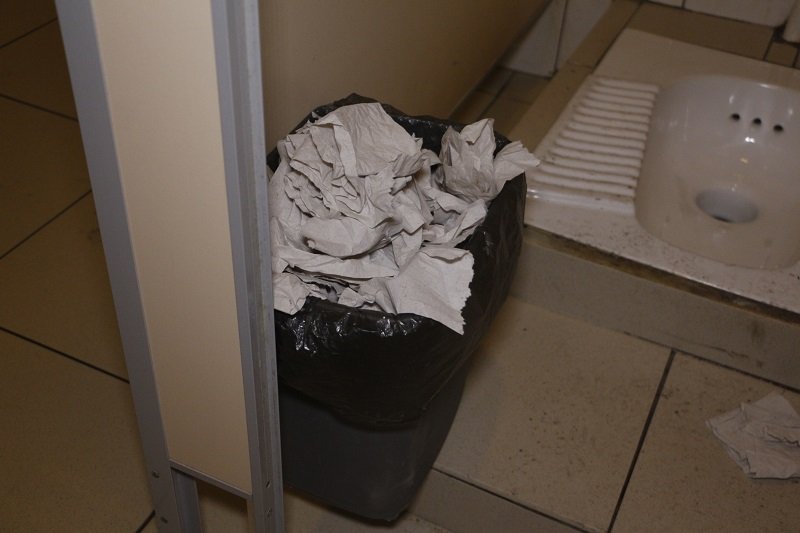 Ревизия «по-большому» и «по-маленькому»: в центре Днепра предлагают платно "сходить в гаражи" (ФОТО) 10