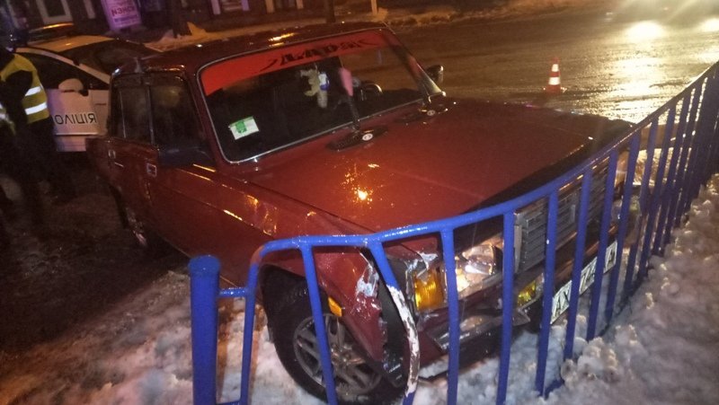 В Днепре пьяный полицейский дрифтовал с человеком на капоте (ФОТО, ВИДЕО) 1