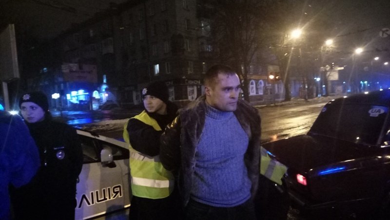 В Днепре пьяный полицейский дрифтовал с человеком на капоте (ФОТО, ВИДЕО) 2
