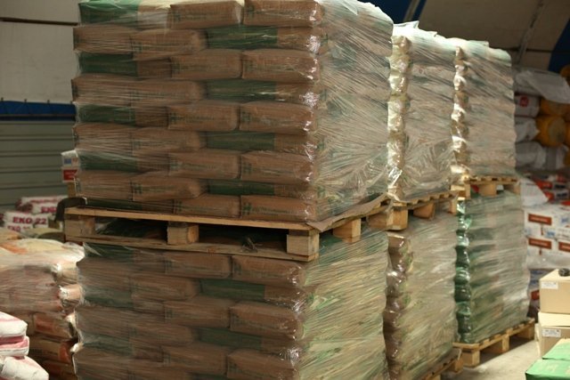 Днепр отправил 60 тонн стройматериалов в Авдеевку (ФОТО) 1