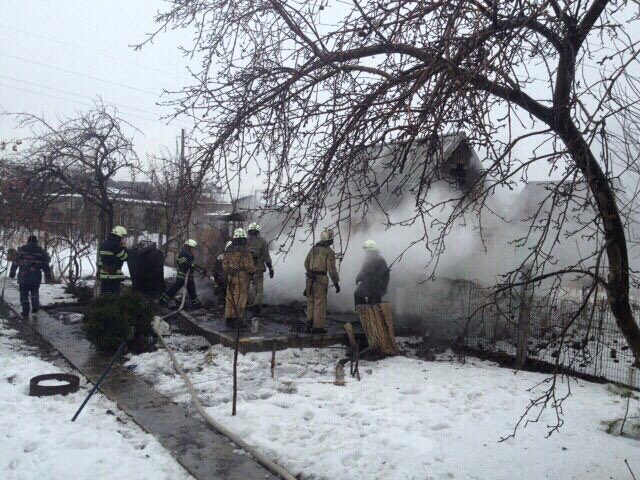 В Днепре после взлома загорелось здание: пожар ликвидировали 18 спасателей (ФОТО) 1