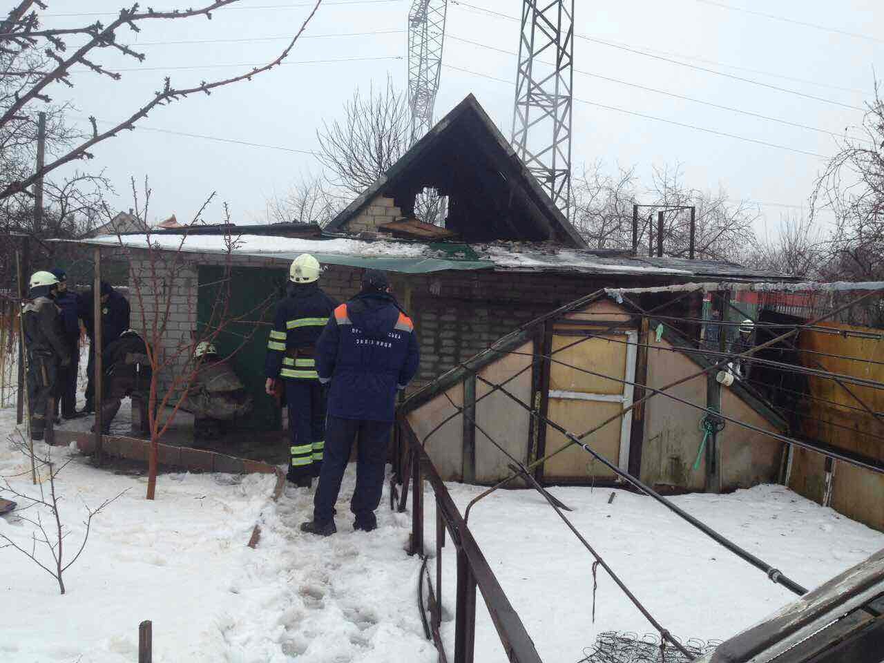В Днепре после взлома загорелось здание: пожар ликвидировали 18 спасателей (ФОТО) 2
