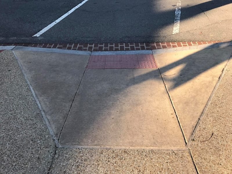 В Днепре обещают бордюры как в Вашингтоне (ФОТО) 2