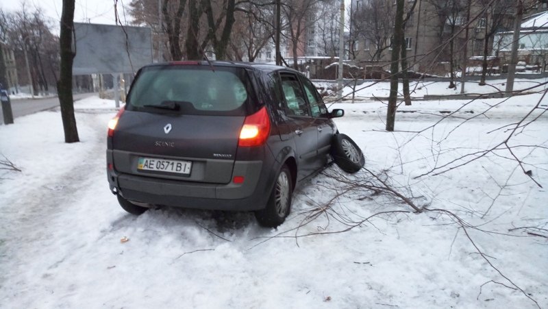 В Днепре снова погоня:  пьяный водитель Renault совершил ДТП, скрываясь от патрульных (ФОТО, ВИДЕО) 2