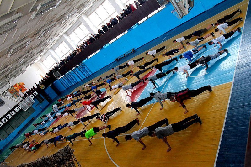 В техникуме Патона студенты поддержали флешмоб "22 отжимания" (ФОТО, ВИДЕО) 1