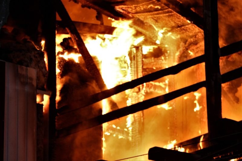 В Днепре всю ночь боролись с сильным пожаром: как это было (ФОТО, ВИДЕО, ОБНОВЛЕНО) 5