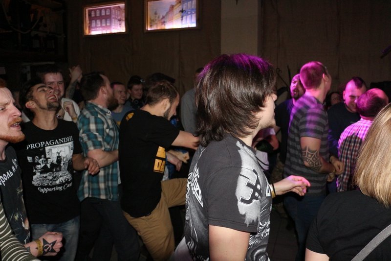 В Днепре выступили белорусские панк-рокеры "Дай Дарогу": как это было (ФОТО) 13