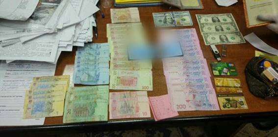 В Днепре чиновник Госгеокадастра попался на взятке в 364 тысячи гривен (ФОТО) 5