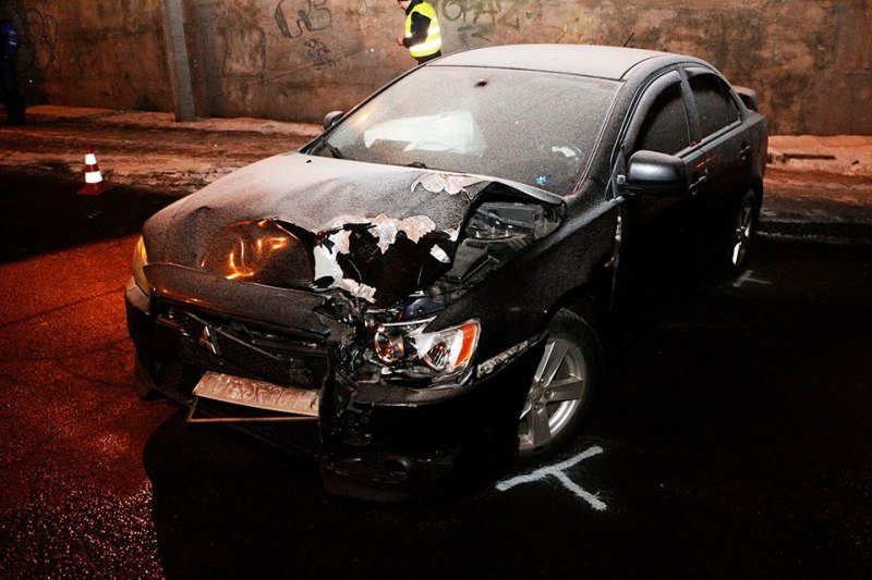 В Днепре под Амурским мостом легковушка столкнулась с Лоцманом  (ФОТО) 3