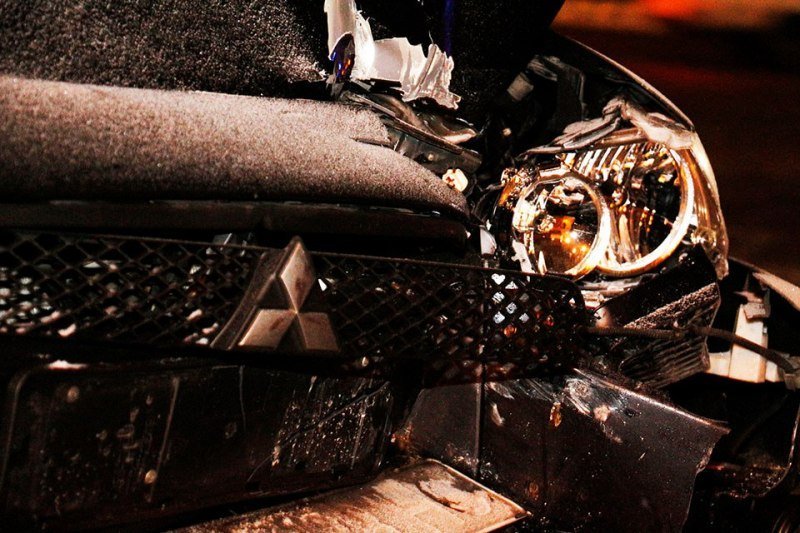 В Днепре под Амурским мостом легковушка столкнулась с Лоцманом  (ФОТО) 4