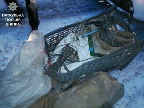 В центре Днепра воры вывозили награбленное на тачке (ФОТО) 1