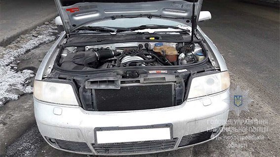 В Днепре полиция задержала два подозрительных автомобиля (ФОТО) 1
