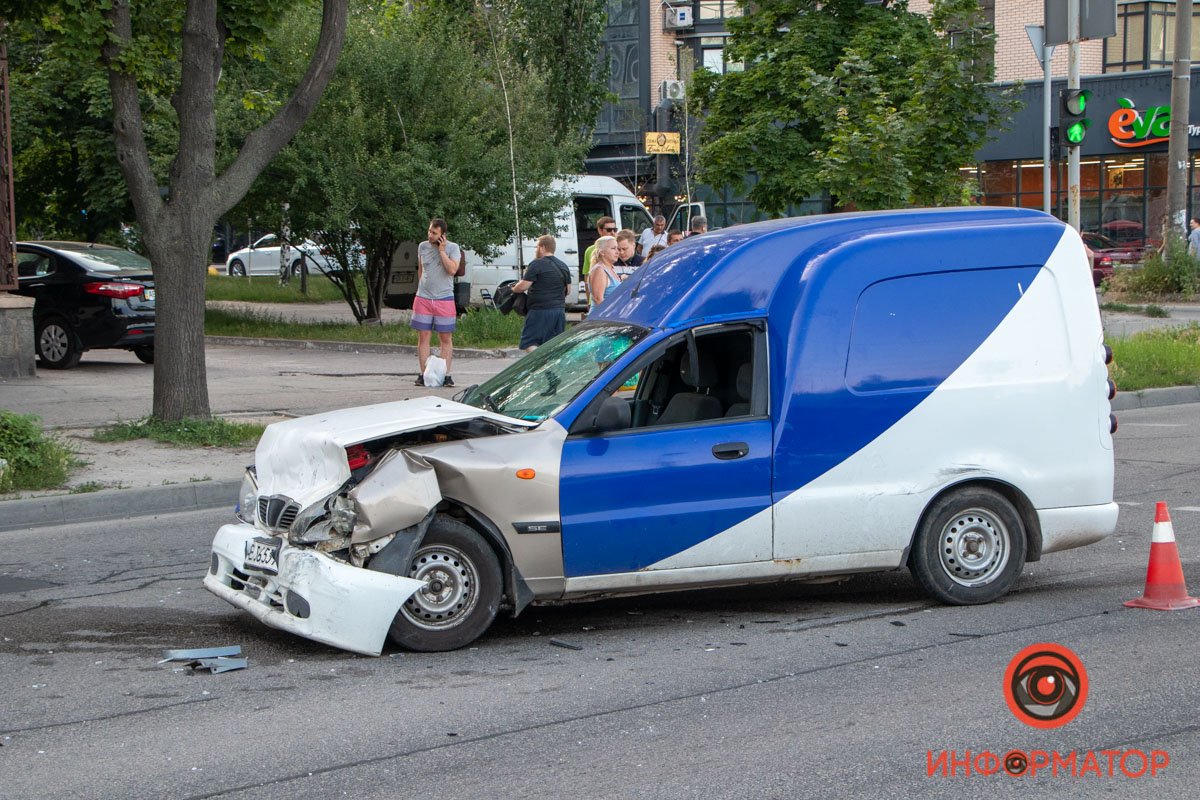 Водителей доставили в 16-ую больницу для обследования