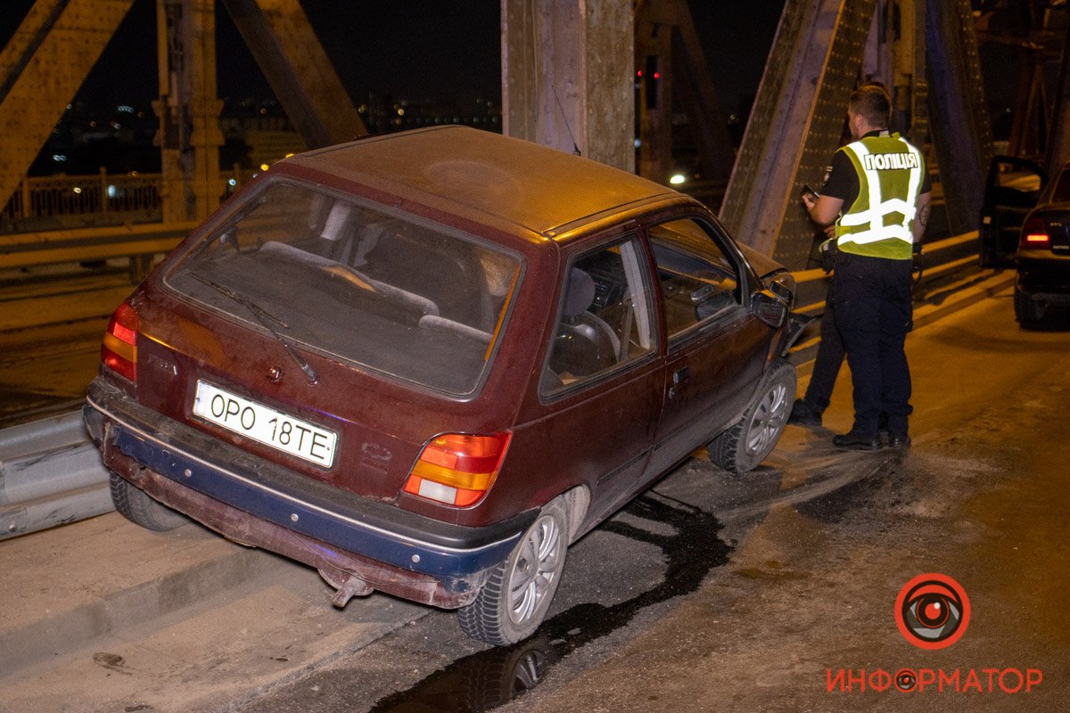 Предварительно, водитель отвлекся в зеркало заднего вида Предварительно, водитель отвлекся в зеркало заднего вида