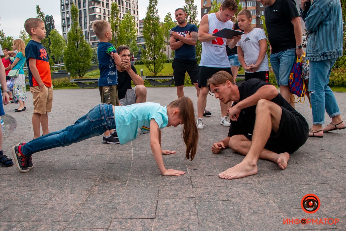 Сначала ученики академии проходили аттестацию