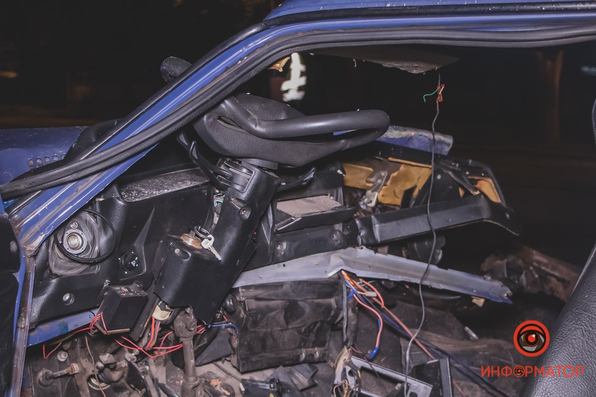 По предварительной информации, водитель уснул за рулем