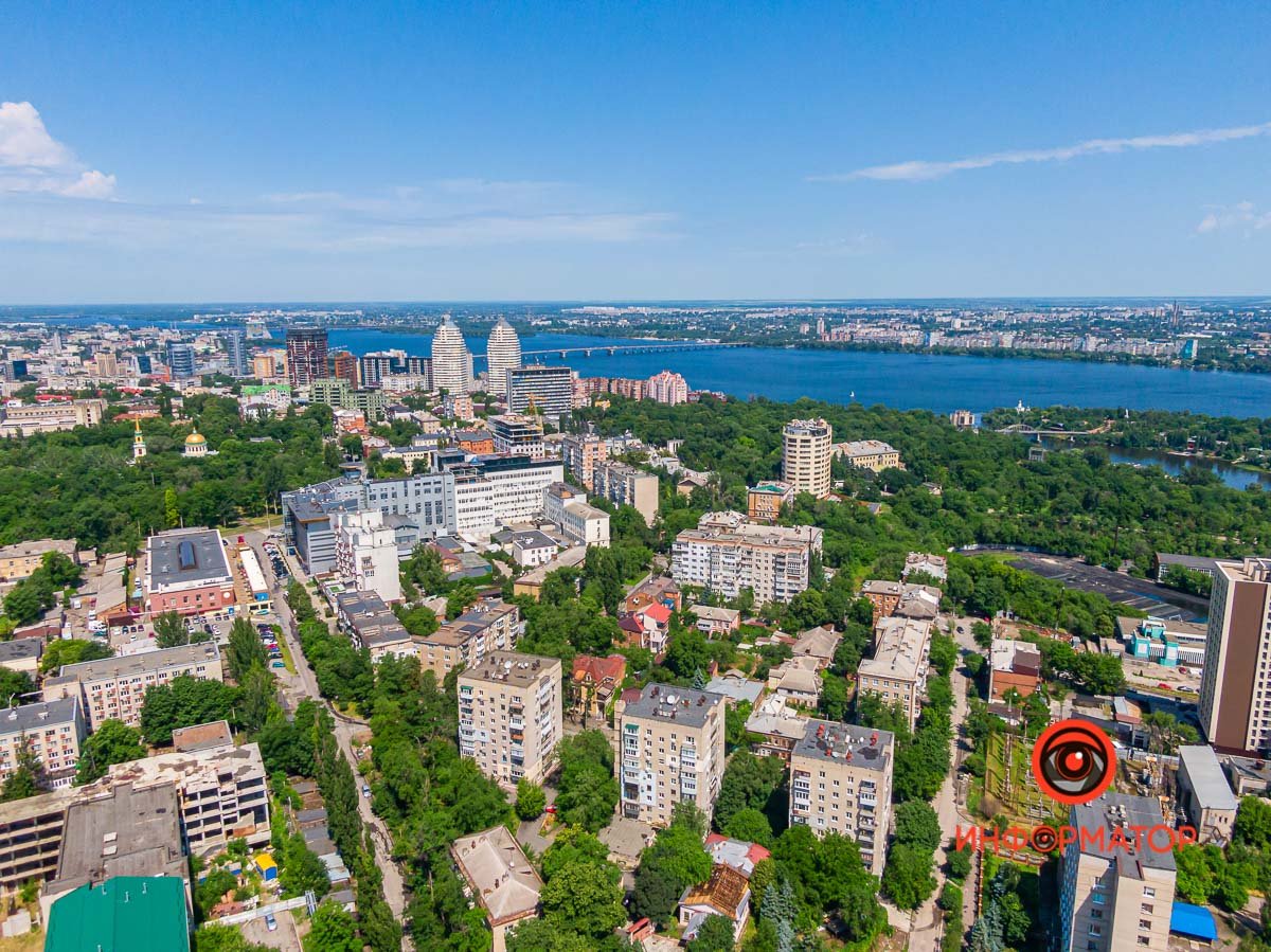 Mont Blan: - высотный комплекс с панорамным видом на Днепр Mont Blan: - высотный комплекс с панорамным видом на Днепр