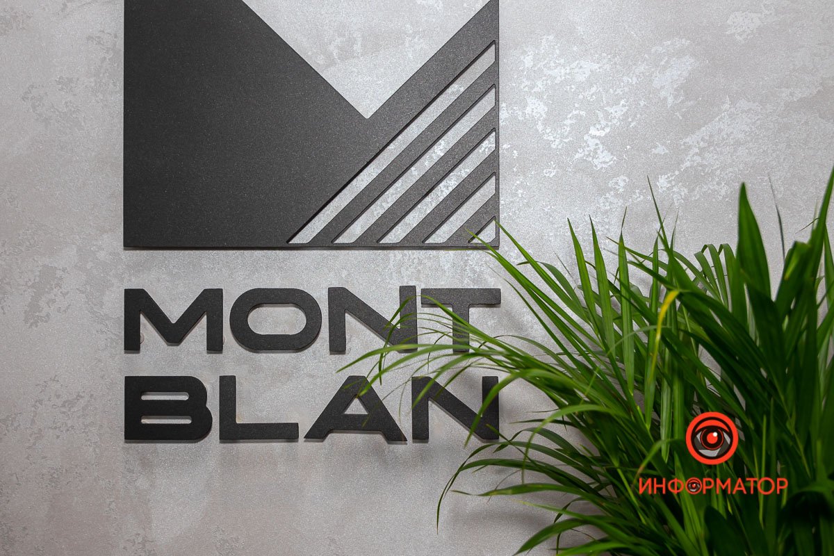 Отдел продаж работает без выходных Отдел продаж работает без выходных