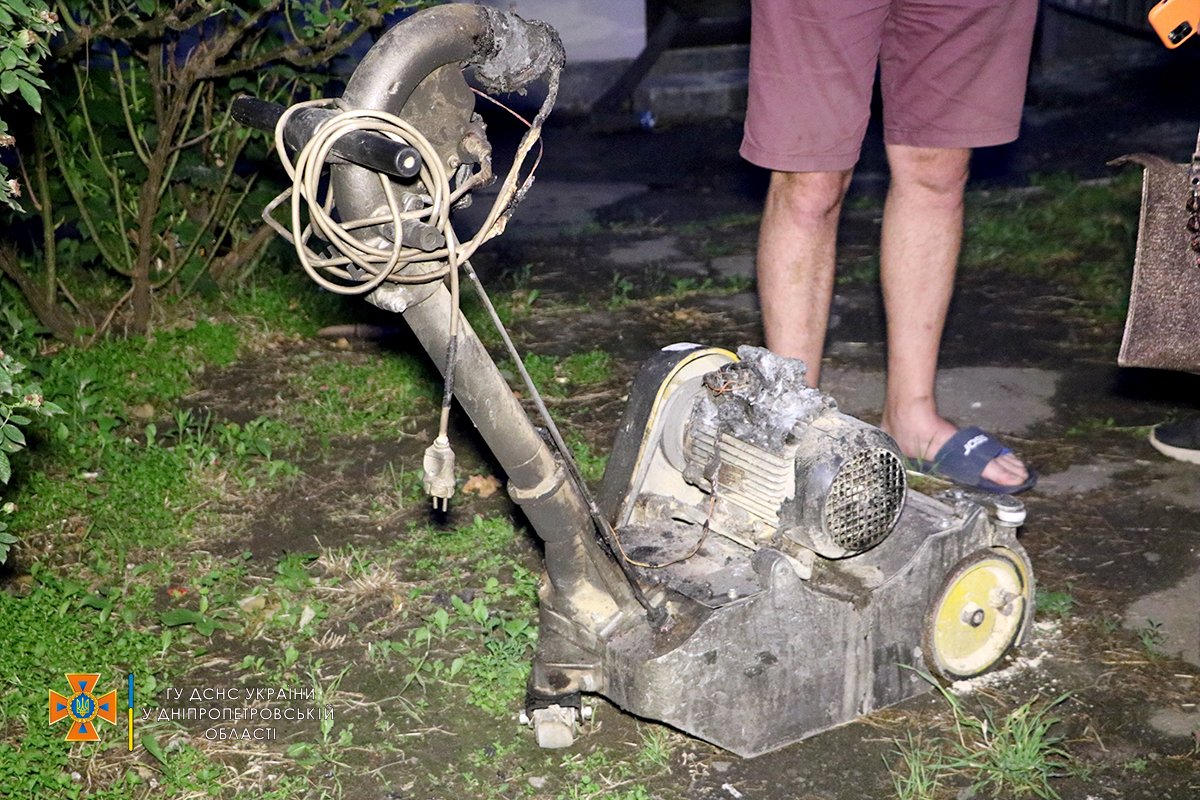 Огонь уничтожил шлифовальную машину