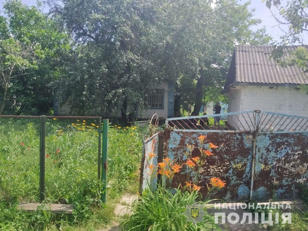 Чтобы скрыть преступление, злоумышленник выбросил тело погибшей в колодец глубиной около 20 метров Чтобы скрыть преступление, злоумышленник выбросил тело погибшей в колодец глубиной около 20 метров