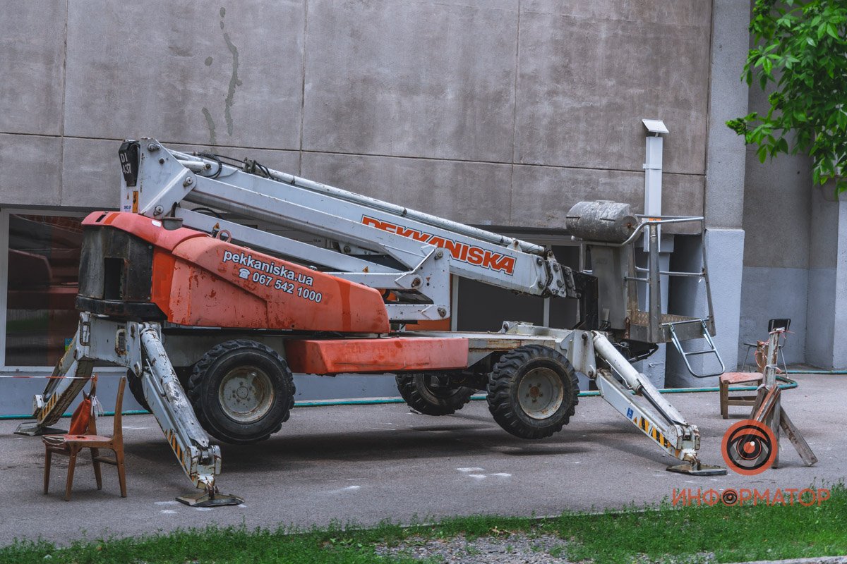 Создают на фасаде ПГАСА Создают на фасаде ПГАСА