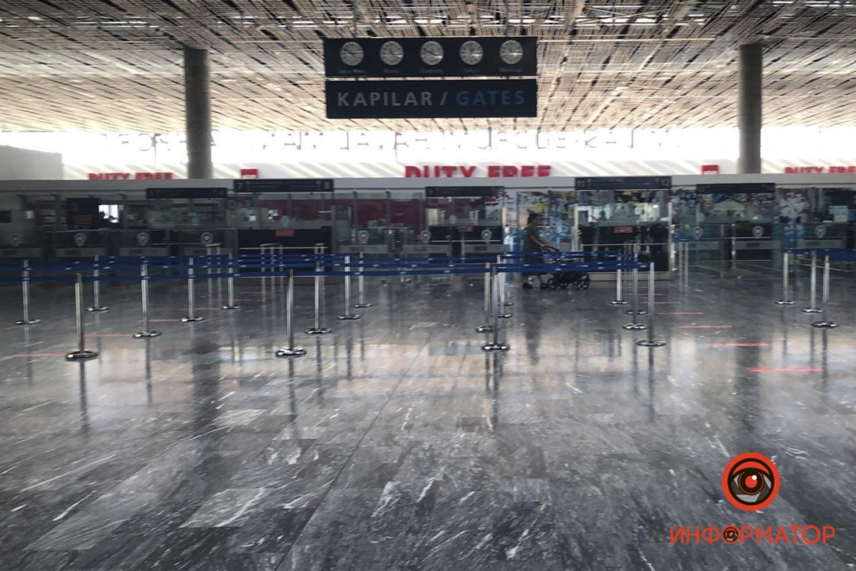 Рейс задержали на 14 часов