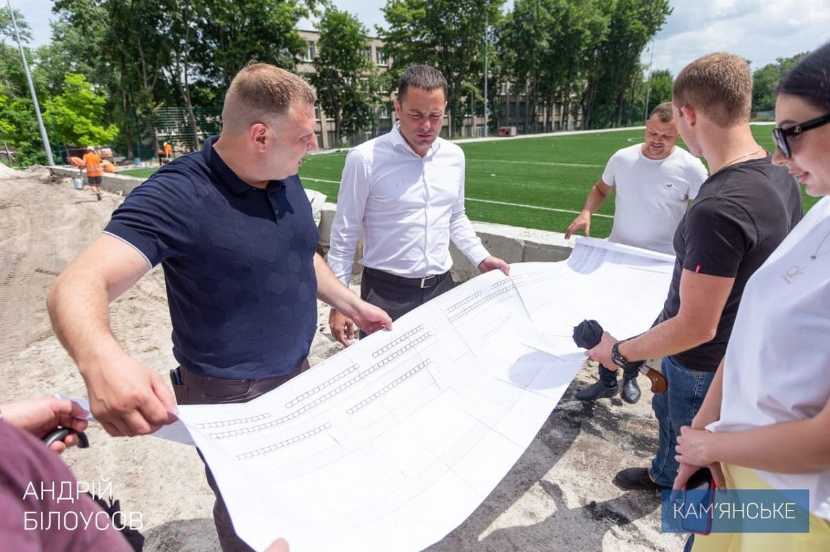 В Каменском строят три многофункциональных стадиона 2
