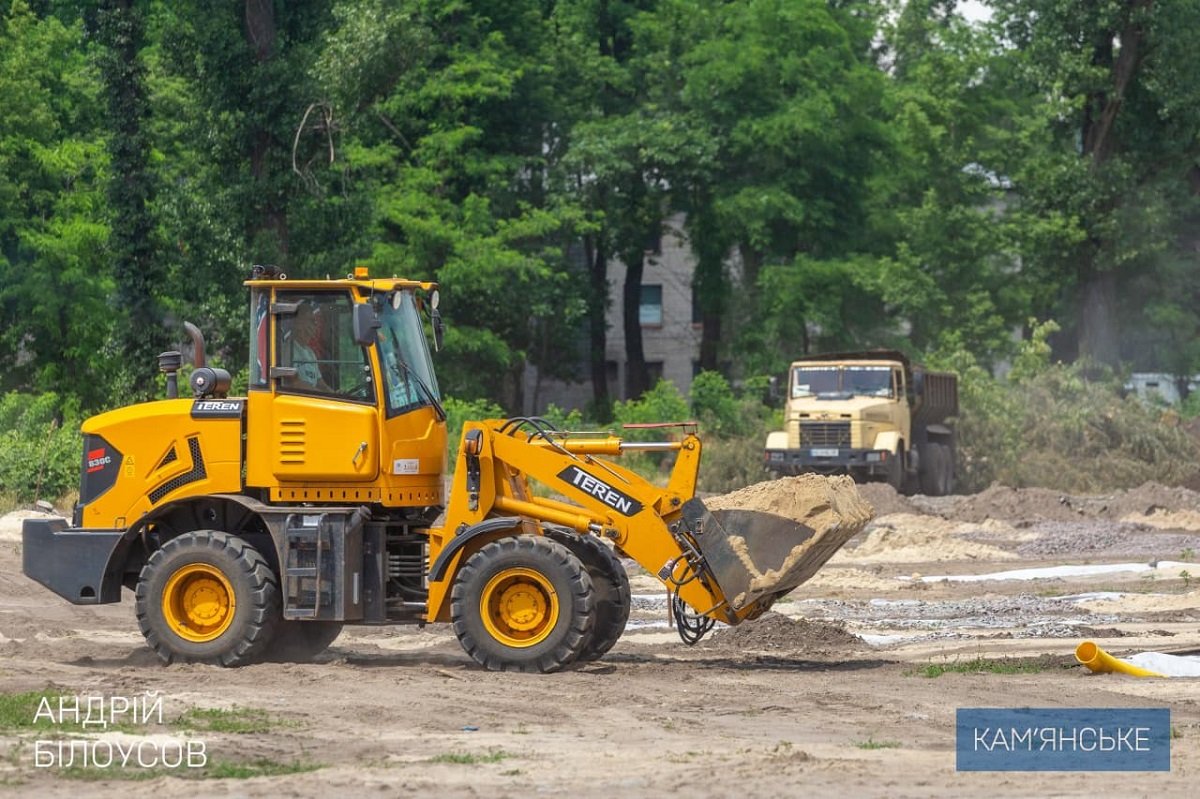 В Каменском строят три многофункциональных стадиона 4
