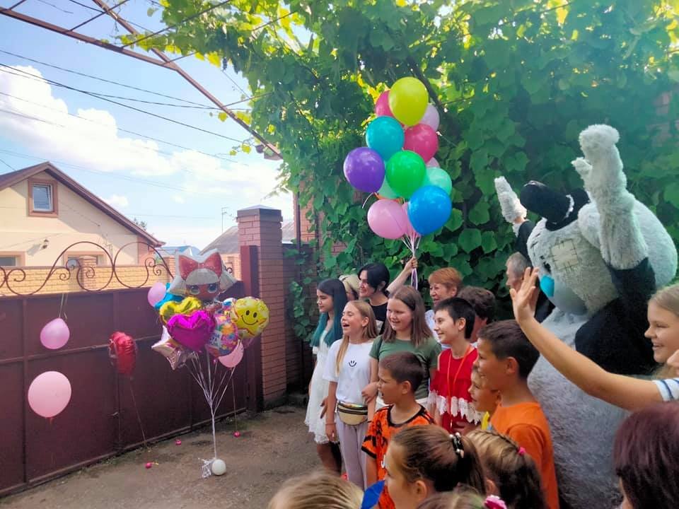 Все пели песни водили хороводы