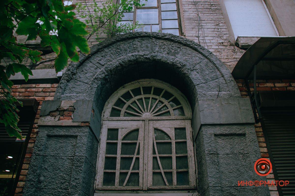 Почему не Либкнехта и кто такой Грушевский: где в Днепре находится «площадь Массовых действ» 31