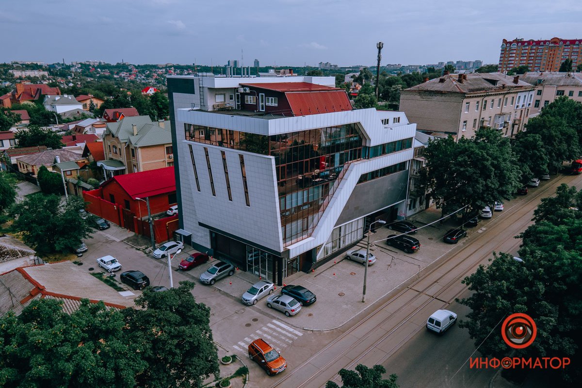 Почему не Либкнехта и кто такой Грушевский: где в Днепре находится «площадь Массовых действ» 41