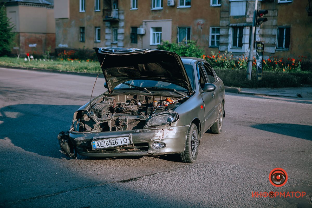 Авария произошла на перекрестке
