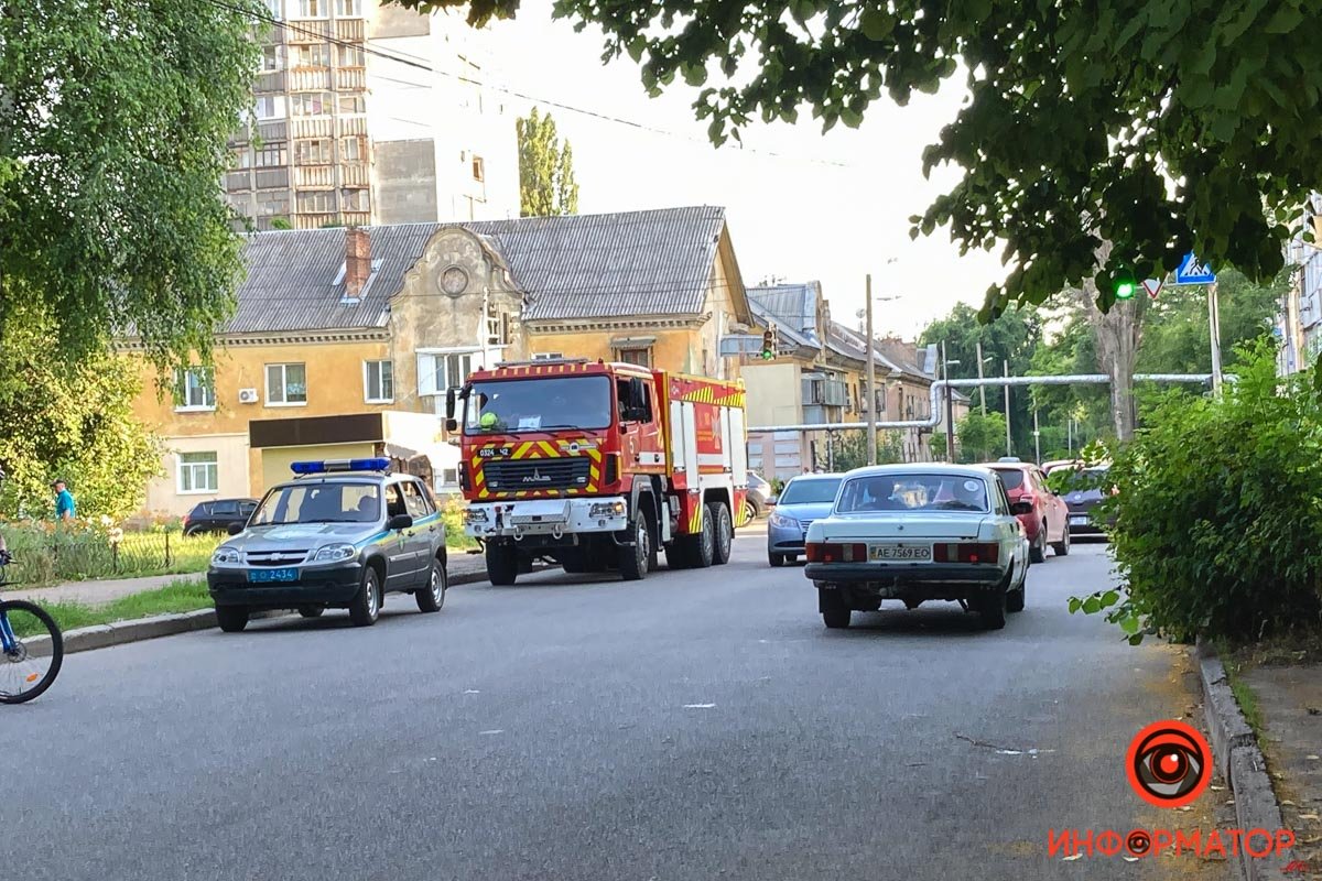 На место приехали спасатели