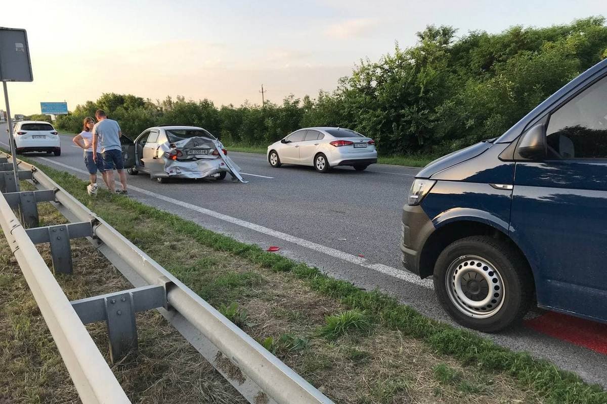 Тройное ДТП на Запорожском шоссе в районе Новоалександровки