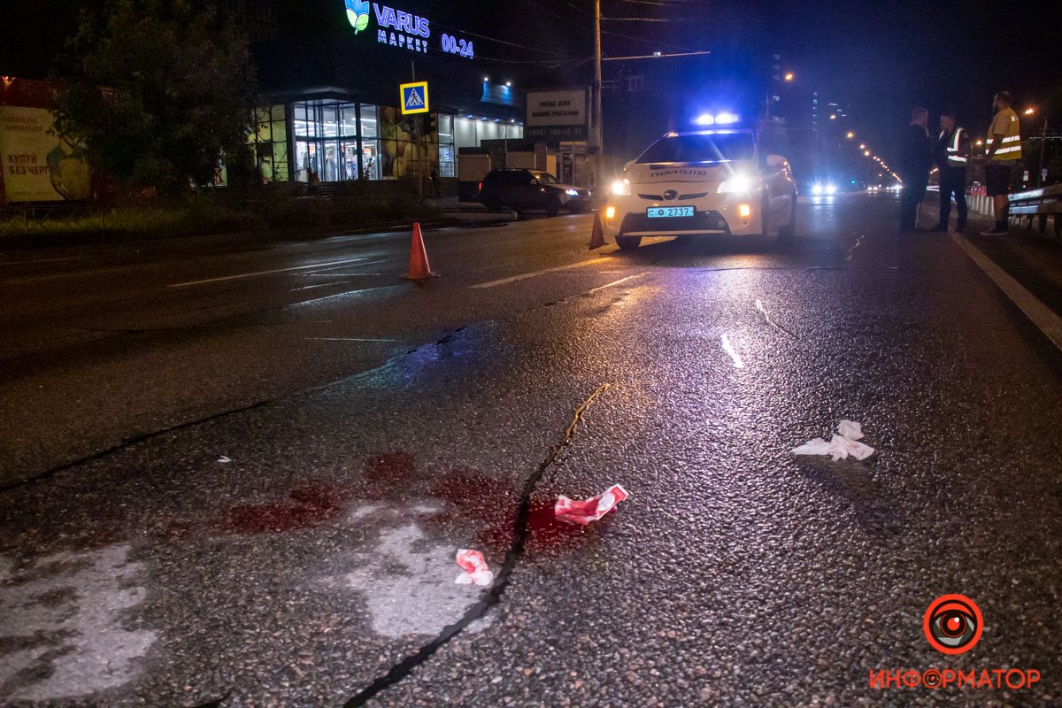 На Набережной Победы автомобиль Audi сбил мужчину и скрылся с места ДТП На Набережной Победы автомобиль Audi сбил мужчину и скрылся с места ДТП