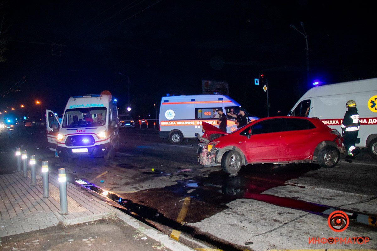 Из Toyota девушка погибла, пострадал парень Из Toyota девушка погибла, пострадал парень