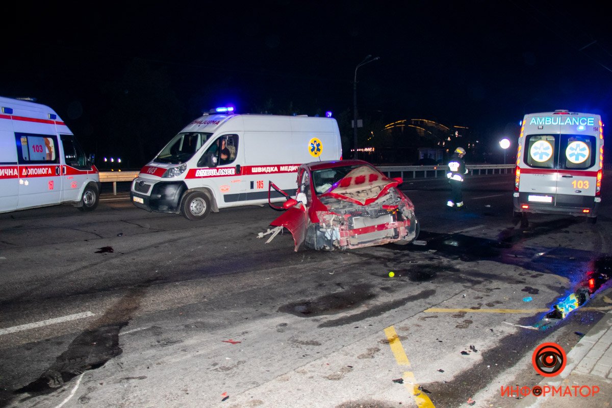 Toyota разворачивалась на Набережной Победы Toyota разворачивалась на Набережной Победы