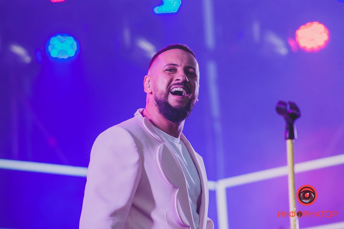 Под аплодисменты